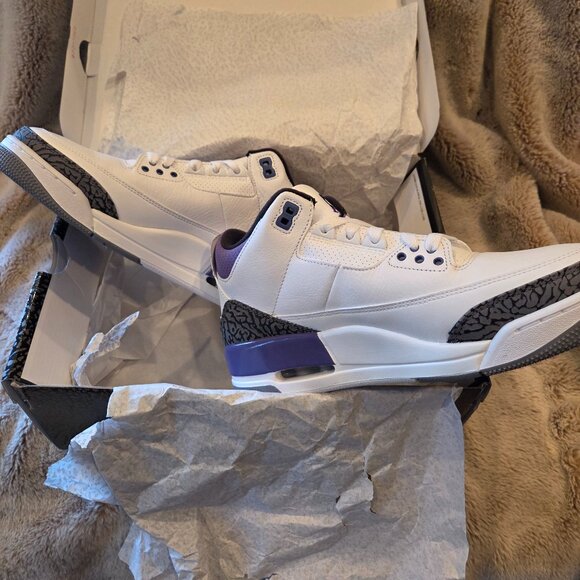 Size 9 Men's - Jordan 3 Retro Mid Dark Iris (CT8532-105) - Picture 2 of 7